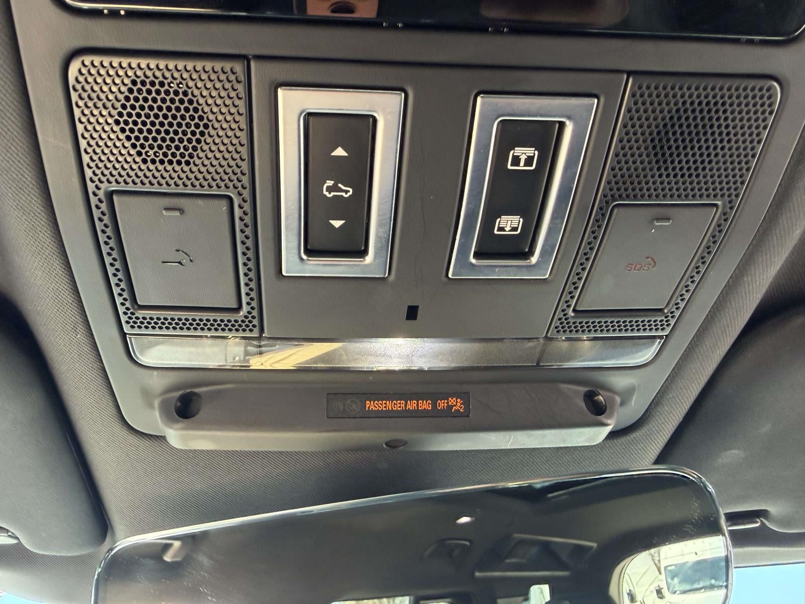 2025 Land Rover Defender 110 P300