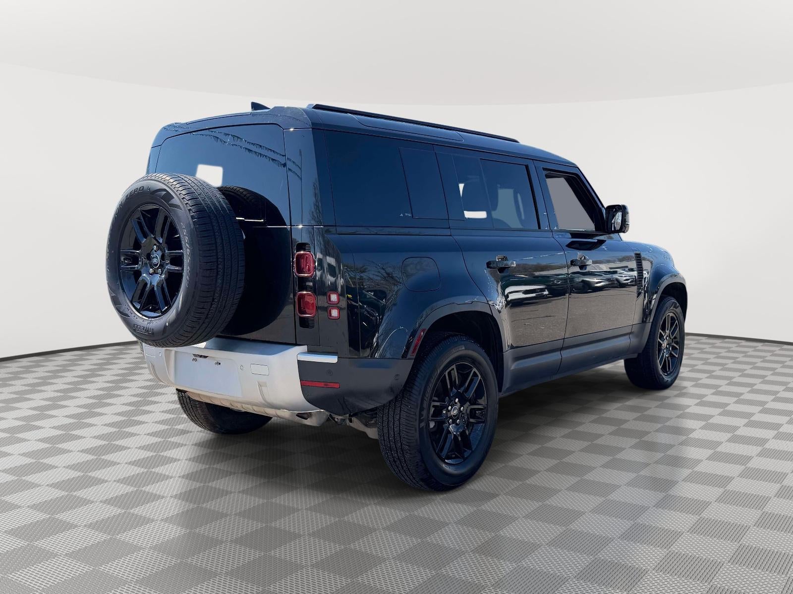 2025 Land Rover Defender 110 P300