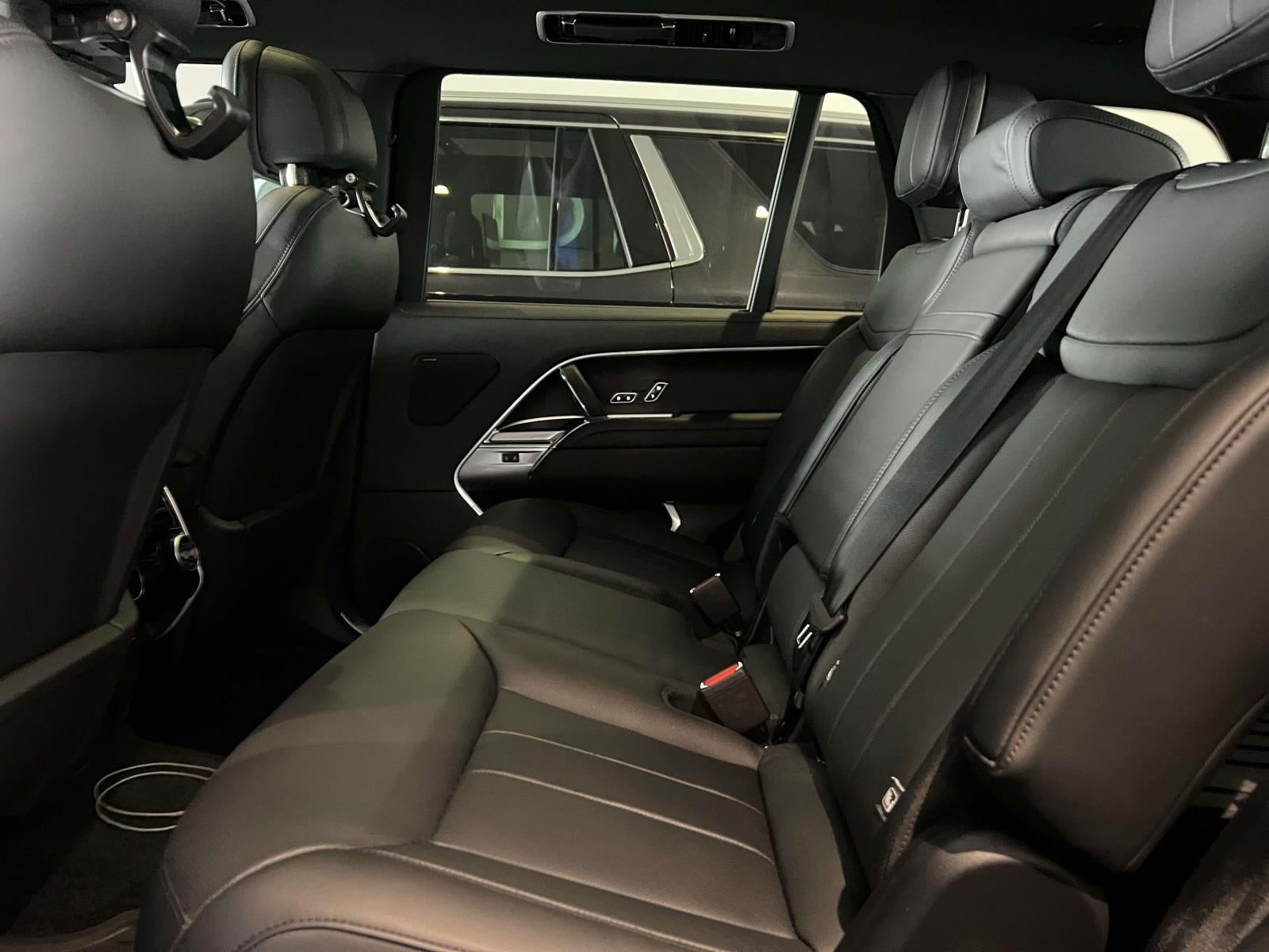 2025 Land Rover Range Rover P530 SE 7 Seat