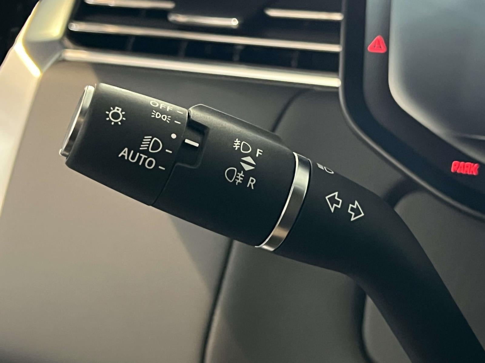 2025 Land Rover Range Rover P530 SE 7 Seat