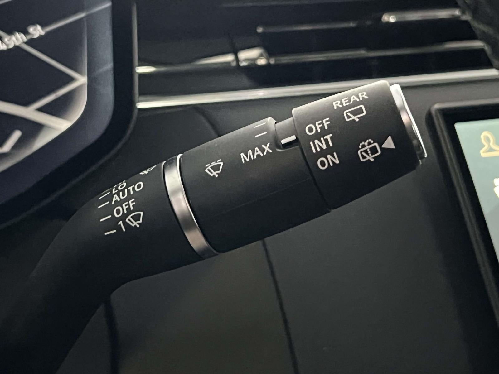 2025 Land Rover Range Rover P530 SE 7 Seat