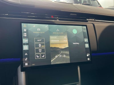 2025 Land Rover Range Rover P530 SE 7 Seat