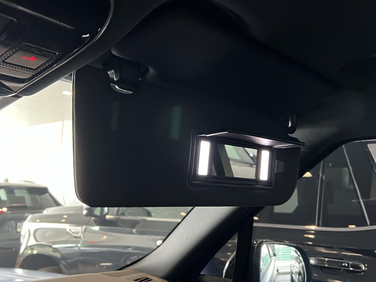 2025 Land Rover Range Rover P530 SE 7 Seat