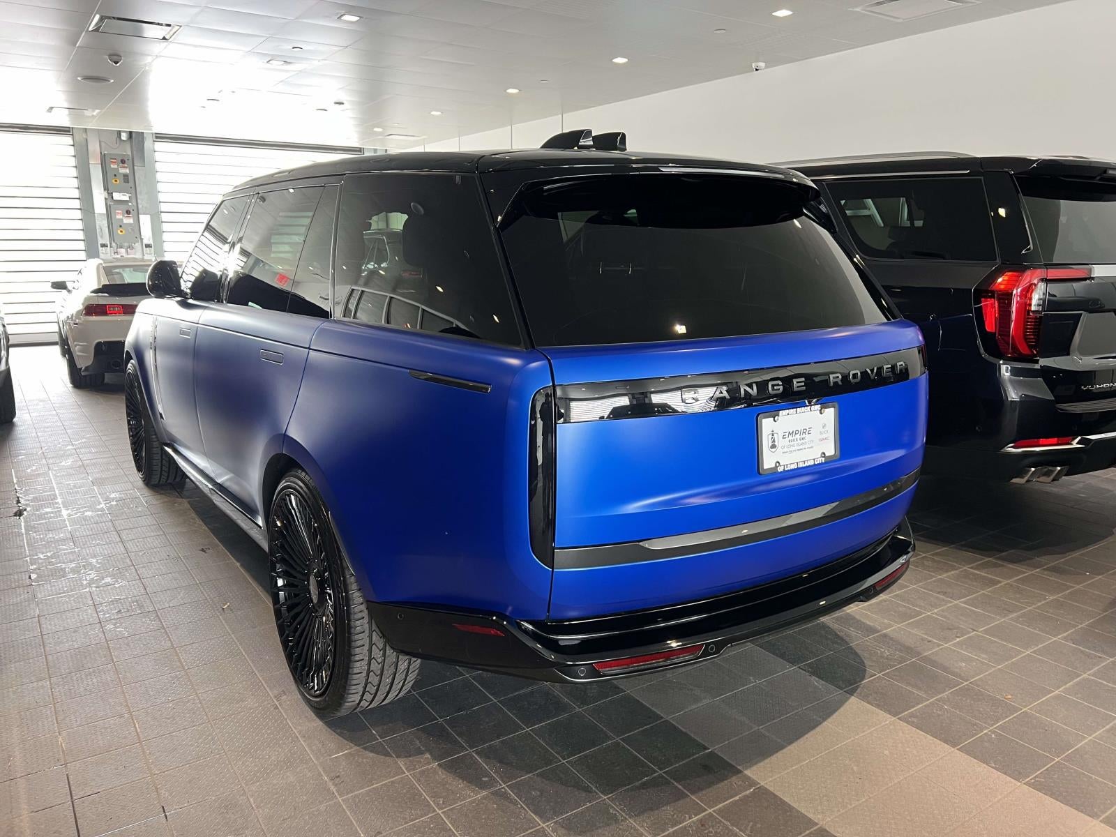 2025 Land Rover Range Rover P530 SE 7 Seat