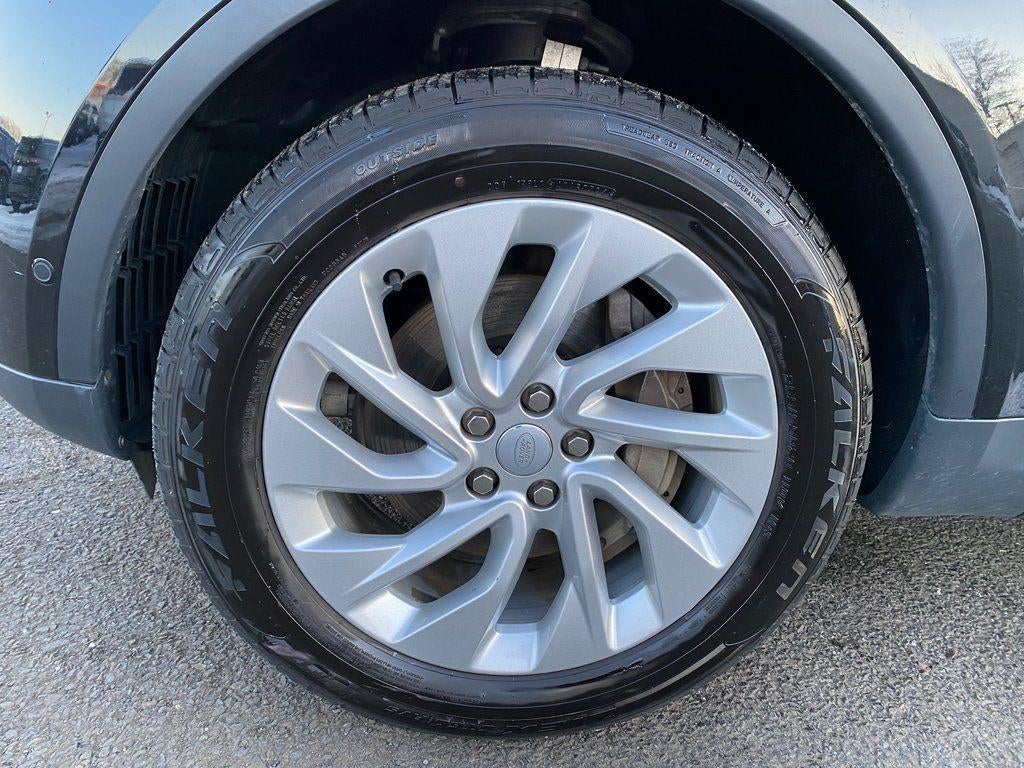 2024 Land Rover Discovery P300 S