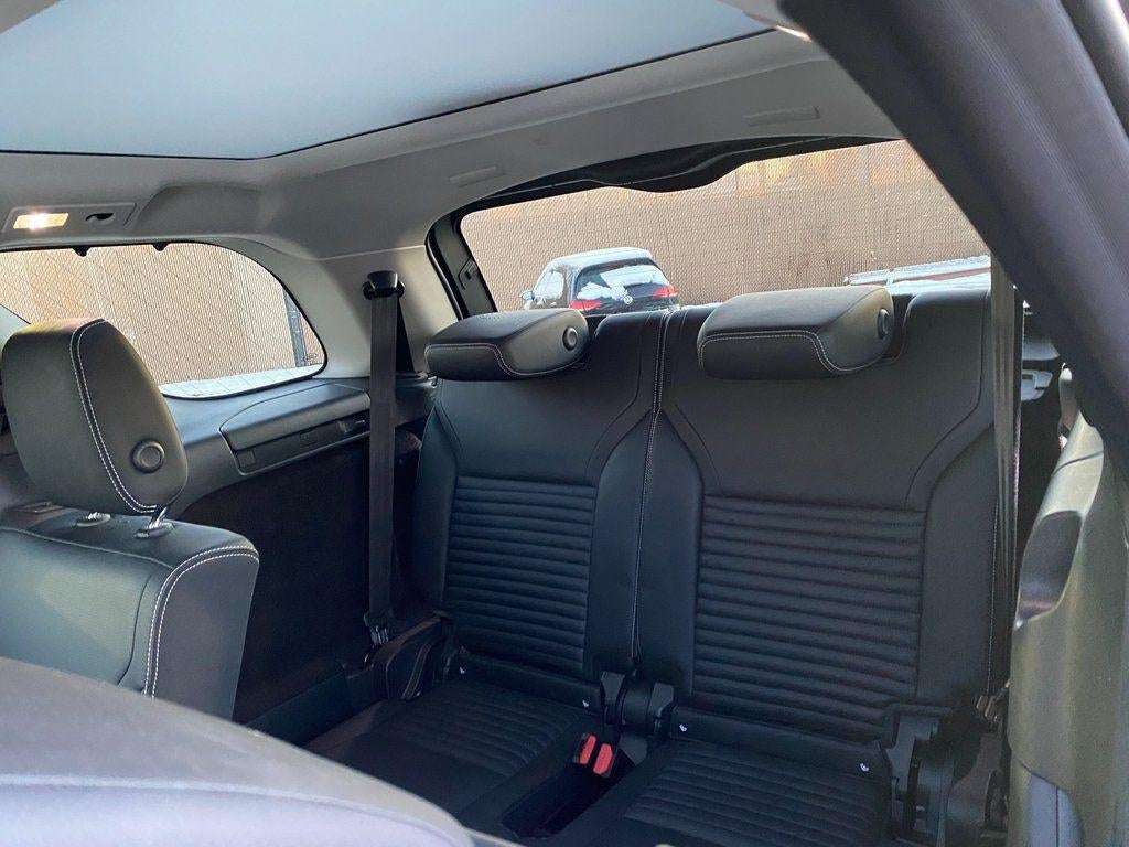 2024 Land Rover Discovery P300 S