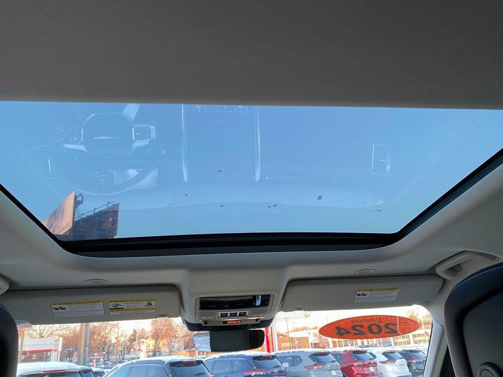 2024 Land Rover Discovery P300 S