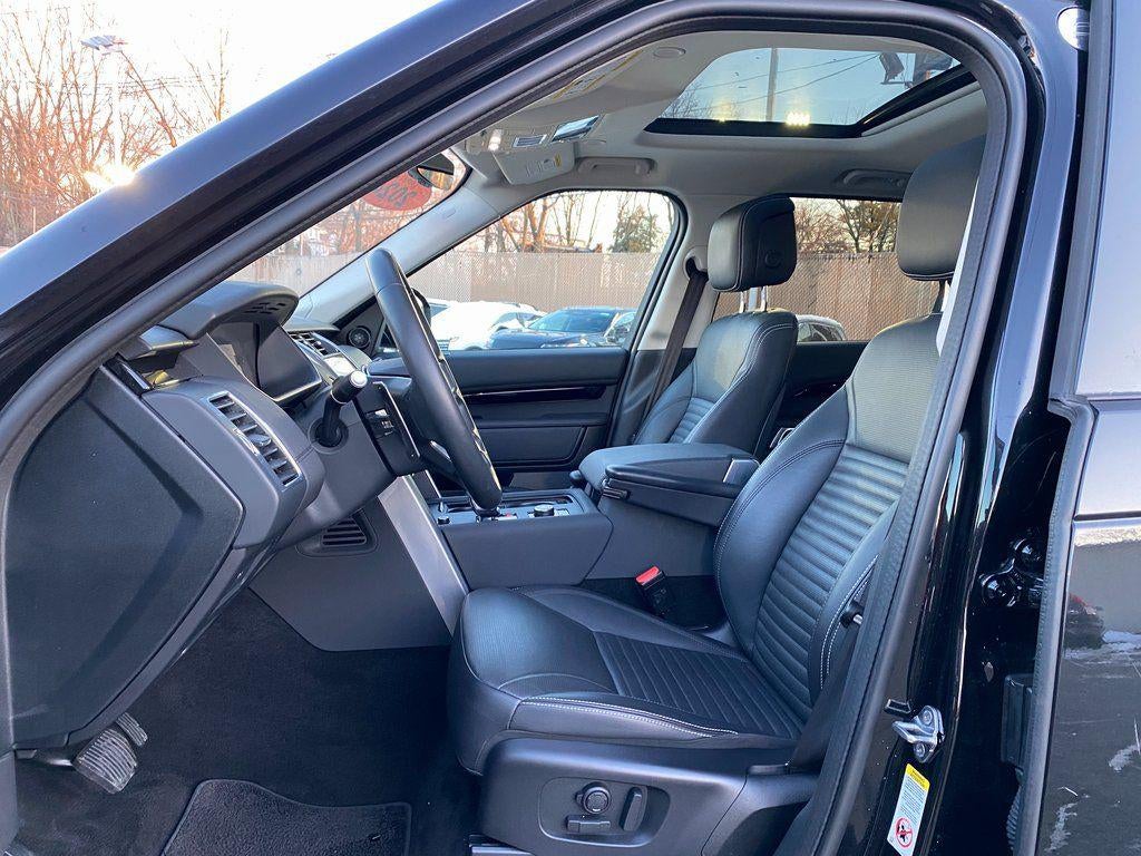 2024 Land Rover Discovery P300 S