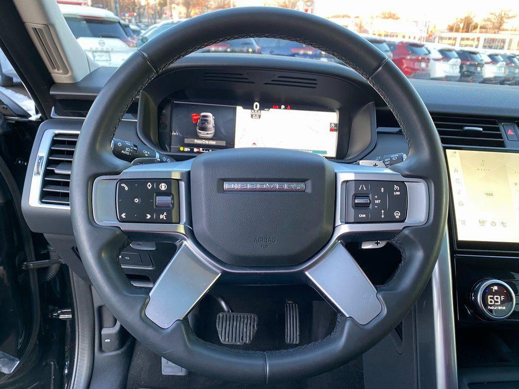 2024 Land Rover Discovery P300 S