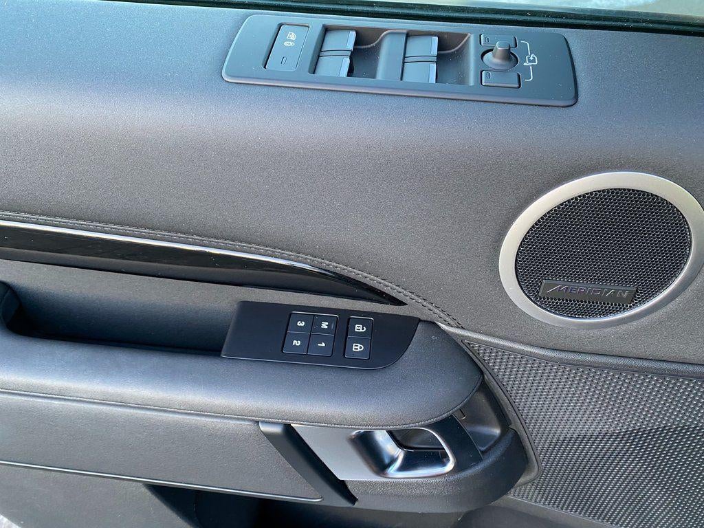 2024 Land Rover Discovery P300 S