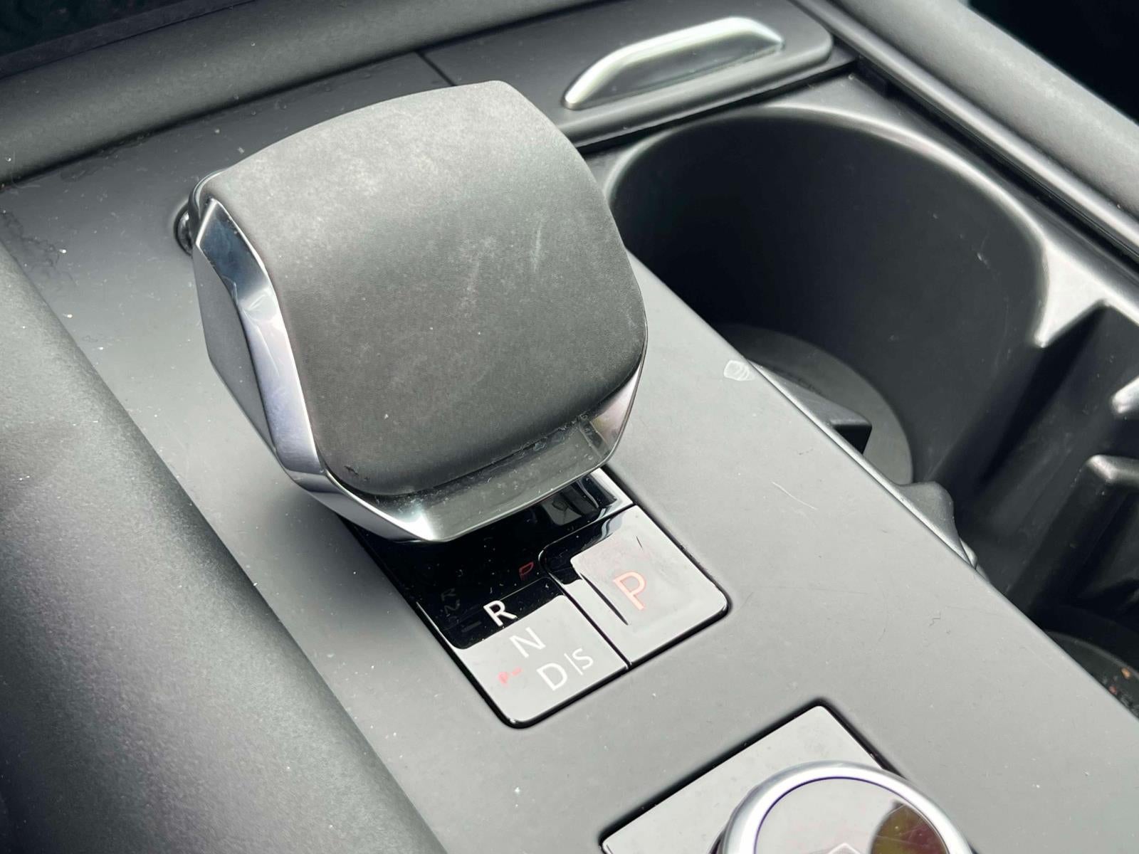 2024 Land Rover Discovery P300 S