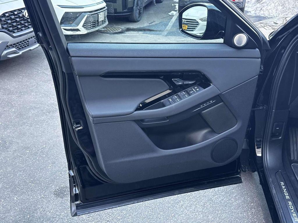 2025 Land Rover Range Rover Evoque Dynamic SE