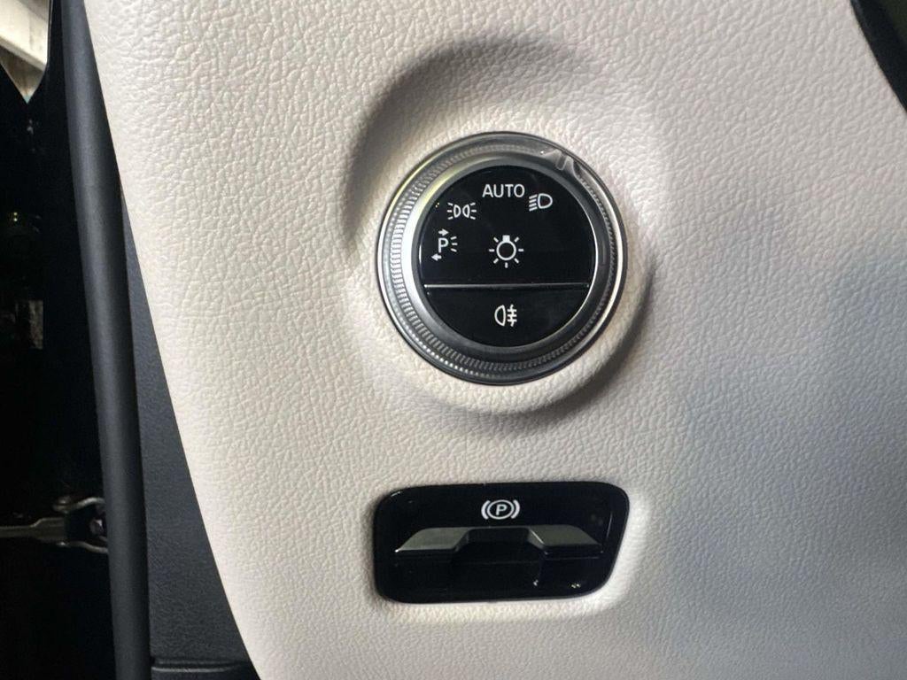 2025 Mercedes-Benz C 300 C 300