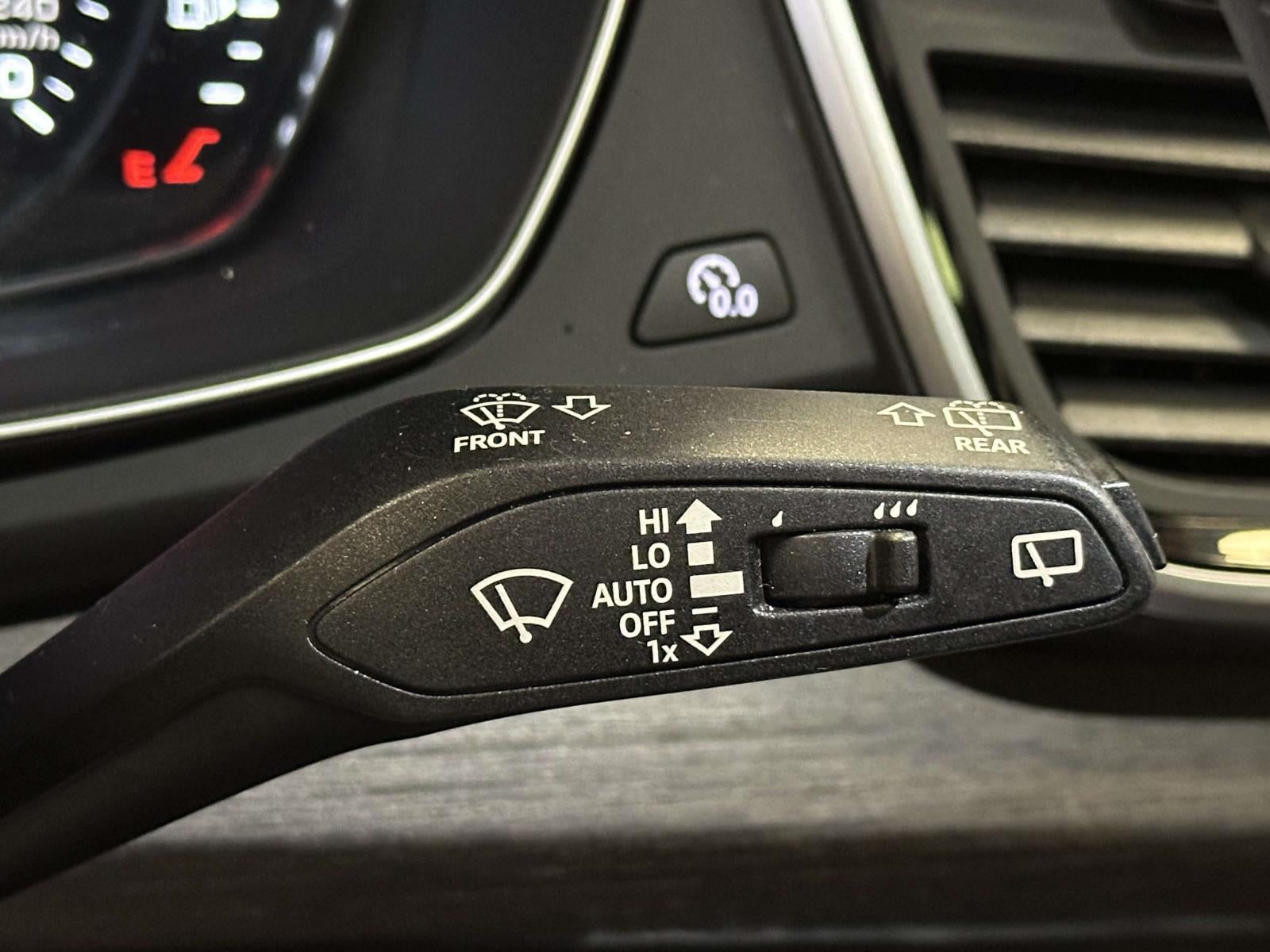 2024 Audi Q5 Premium 40 TFSI quattro S tronic