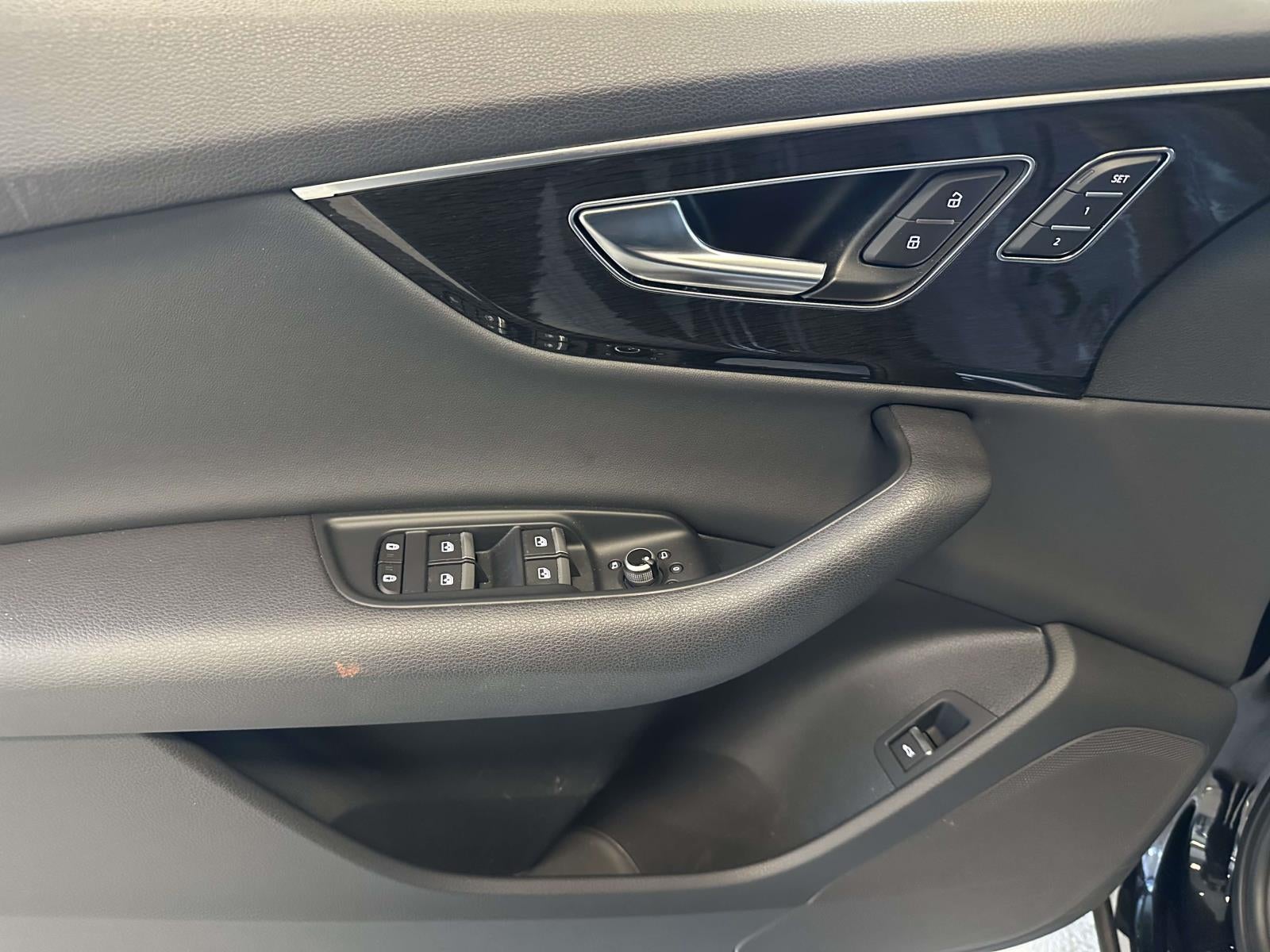 2023 Audi Q7 Premium 45 TFSI quattro Tiptronic