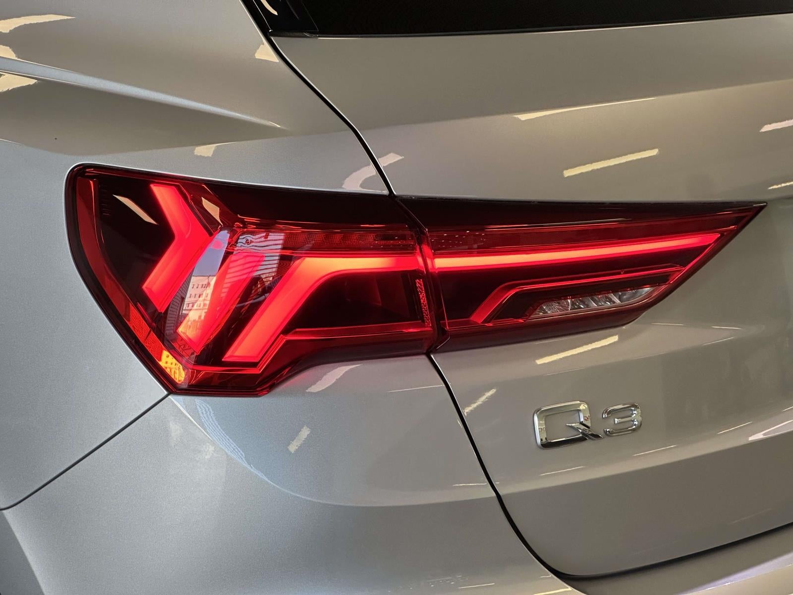 2023 Audi Q3 Premium 40 TFSI quattro Tiptronic