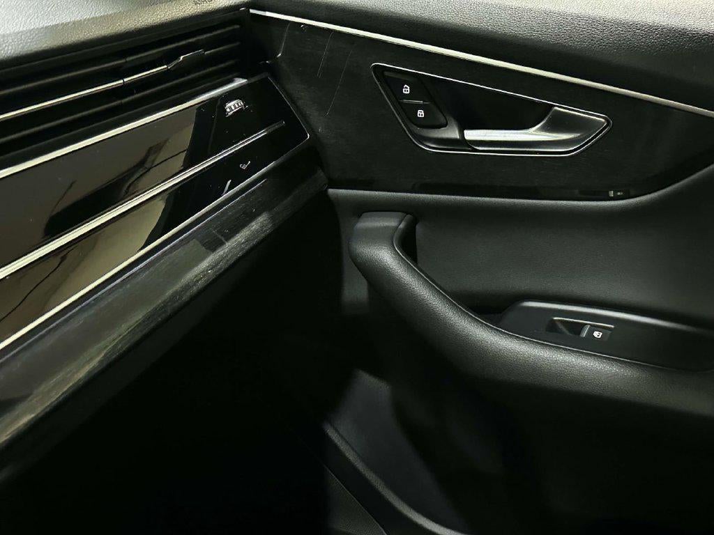 2019 Audi Q8 55 Premium