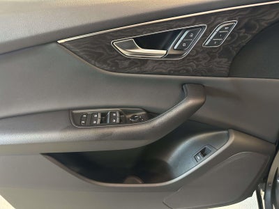 2022 Audi Q8 Premium 55 TFSI quattro Tiptronic