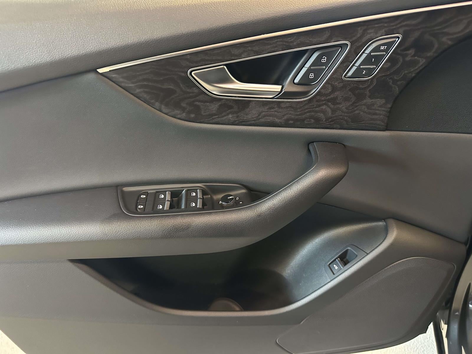 2022 Audi Q8 Premium 55 TFSI quattro Tiptronic