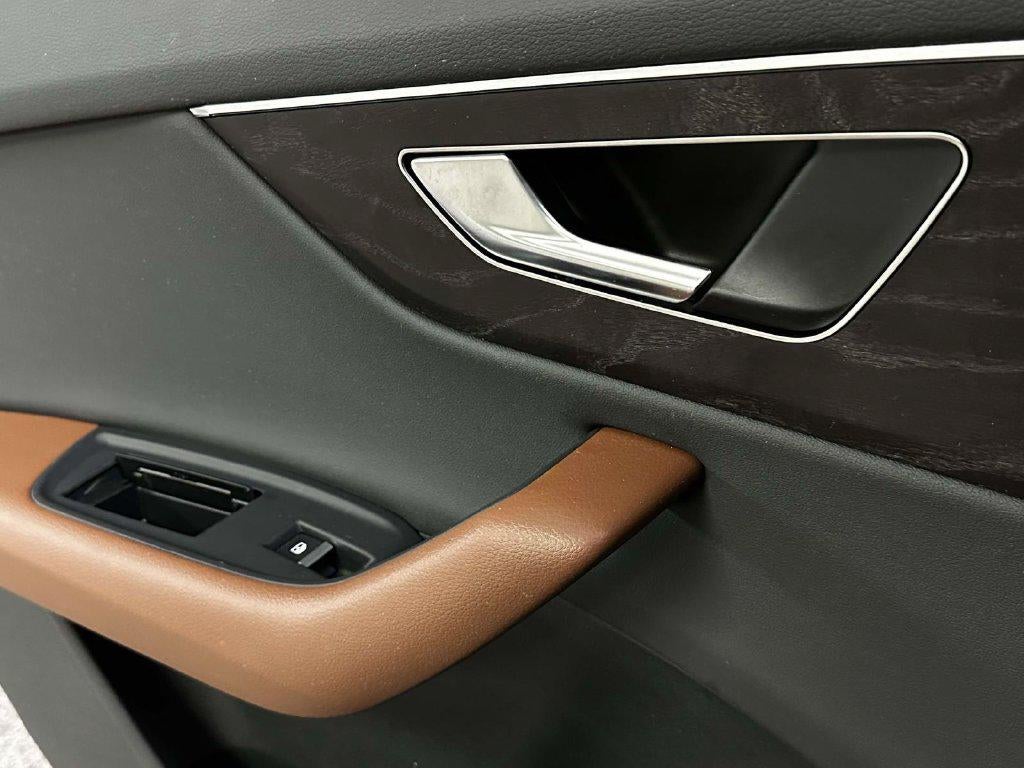 2023 Audi Q8 Premium 55 TFSI quattro Tiptronic