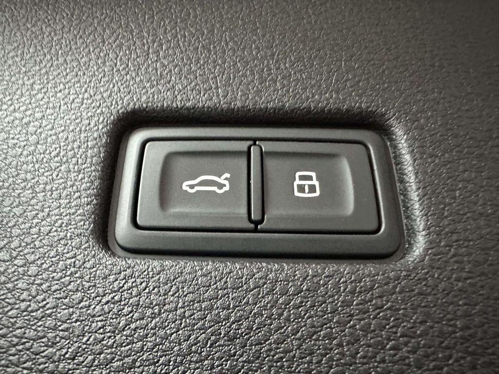 2022 Audi Q8 Premium 55 TFSI quattro Tiptronic