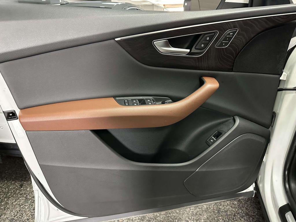 2022 Audi Q8 Premium 55 TFSI quattro Tiptronic