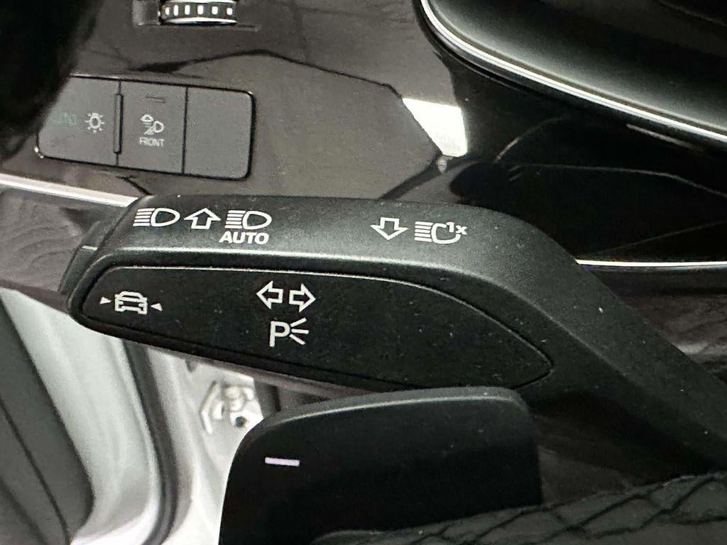 2022 Audi Q8 Premium 55 TFSI quattro Tiptronic