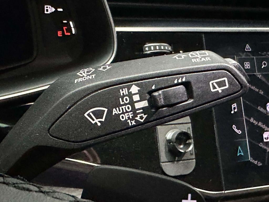 2022 Audi Q8 Premium 55 TFSI quattro Tiptronic