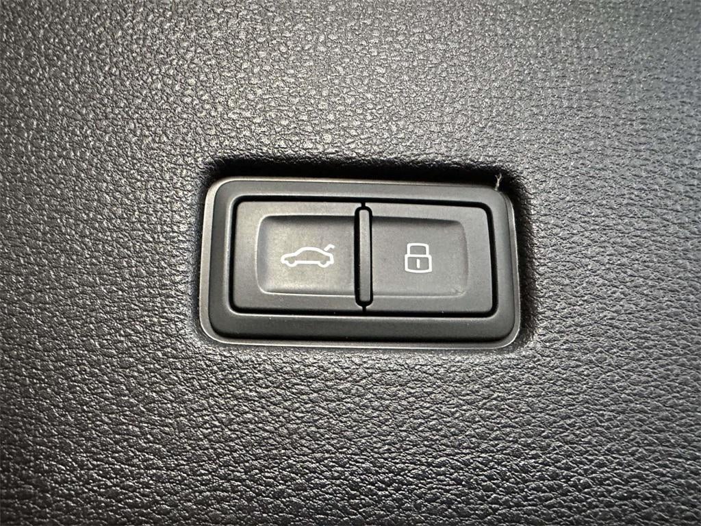 2022 Audi Q8 Premium 55 TFSI quattro Tiptronic