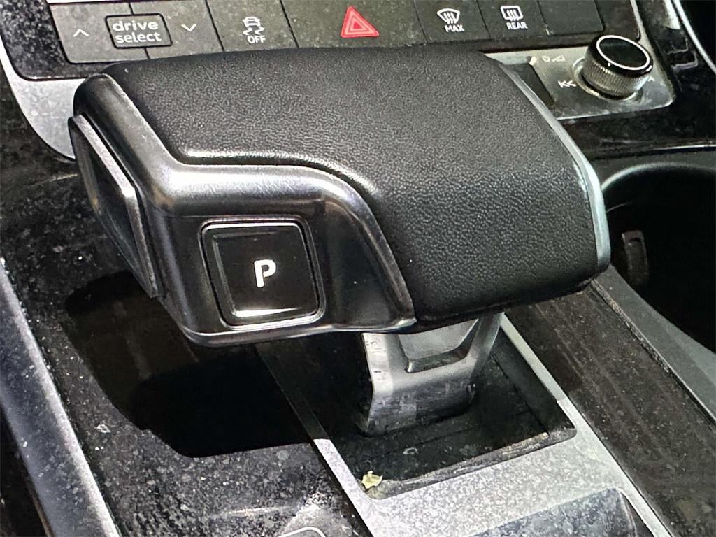 2022 Audi Q8 Premium 55 TFSI quattro Tiptronic