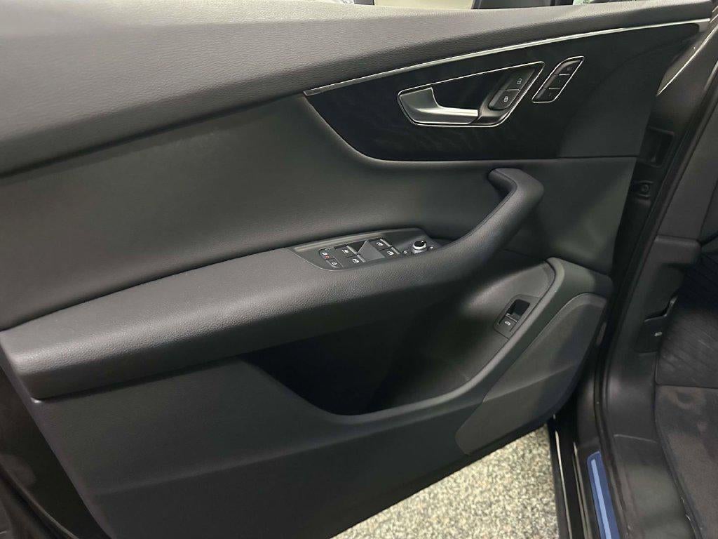 2023 Audi Q7 Premium 55 TFSI quattro Tiptronic