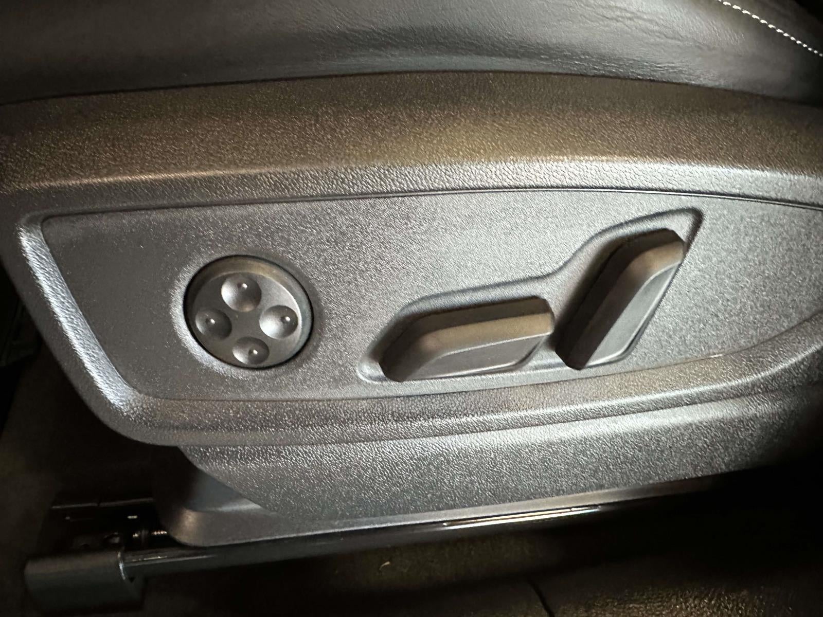 2025 Audi SQ5 Premium Plus TFSI quattro Tiptronic