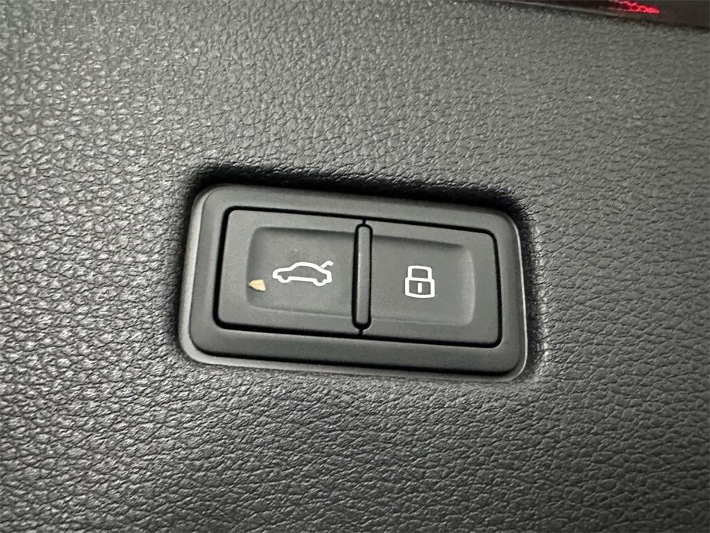 2025 Audi Q8 Premium Plus 55 TFSI quattro