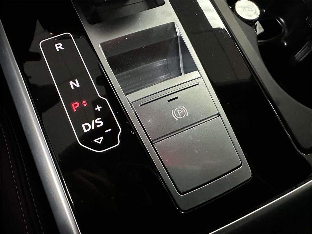 2025 Audi Q8 Premium Plus 55 TFSI quattro