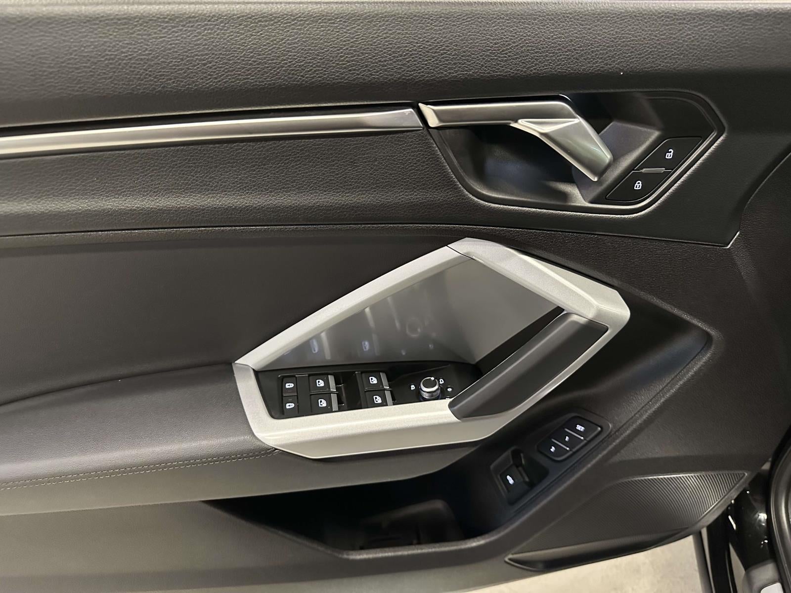 2024 Audi Q3 Premium 45 TFSI S line quattro Tiptronic