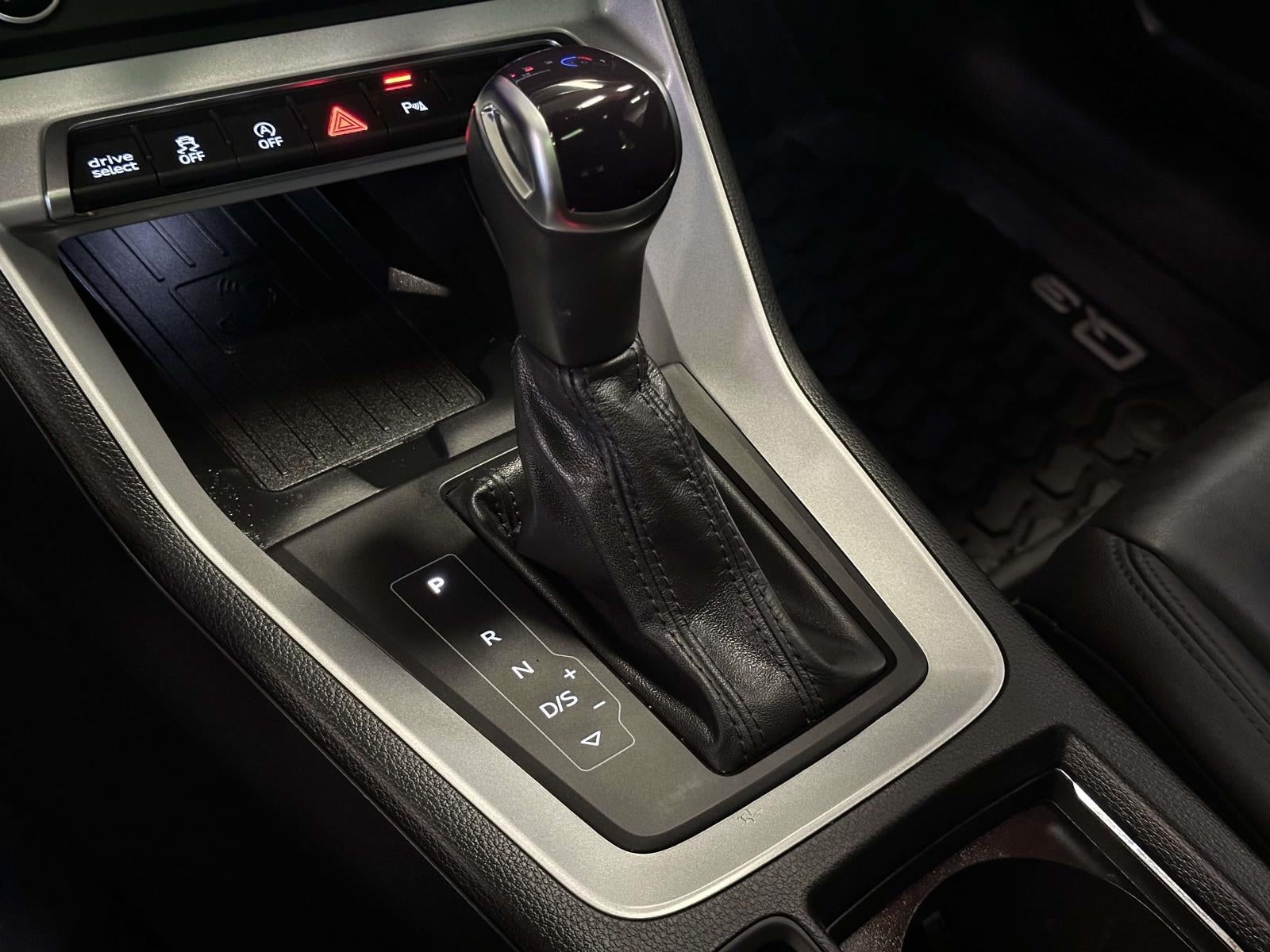 2024 Audi Q3 Premium 45 TFSI S line quattro Tiptronic