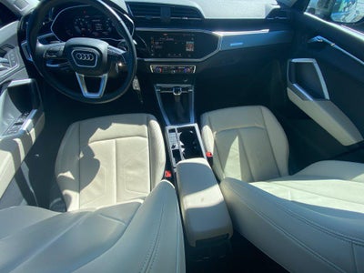 2025 Audi Q3 Premium 45 TFSI S line quattro Tiptronic