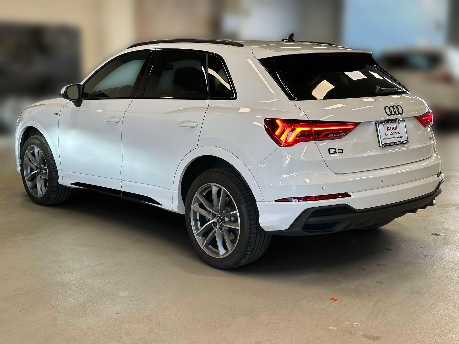 2025 Audi Q3 Premium 45 TFSI S line quattro Tiptronic