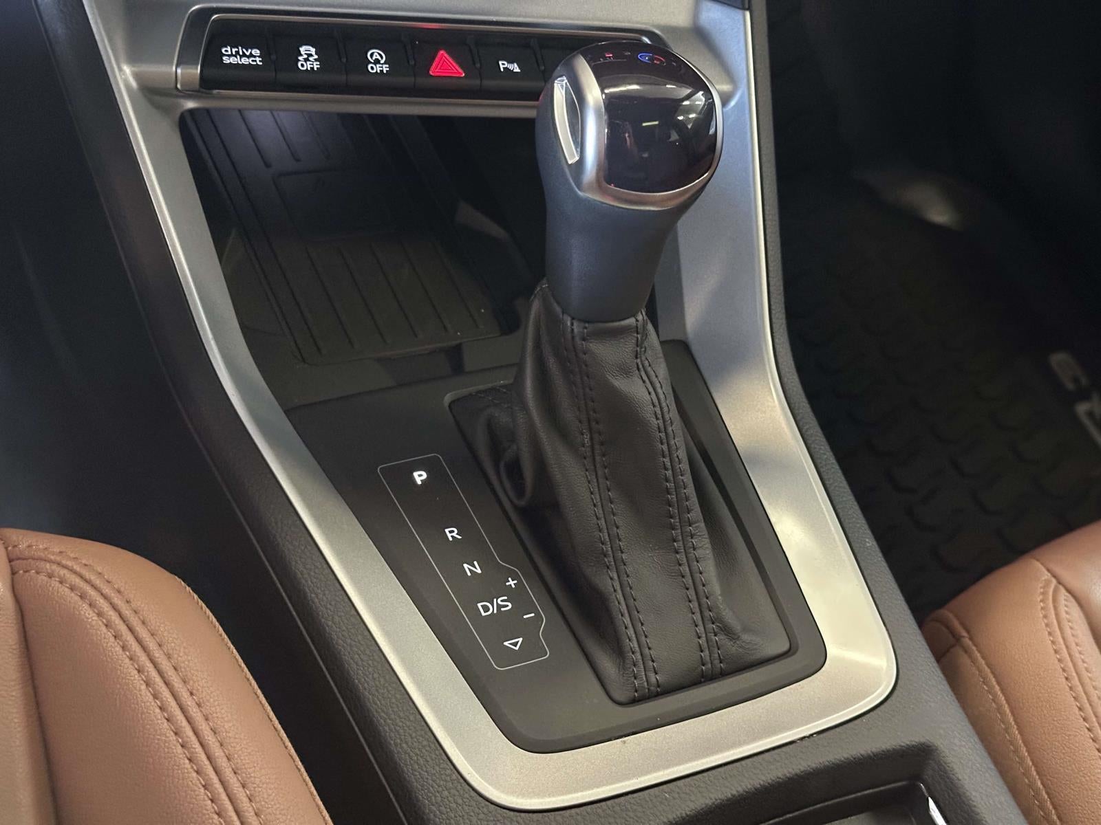 2024 Audi Q3 Premium 45 TFSI S line quattro Tiptronic
