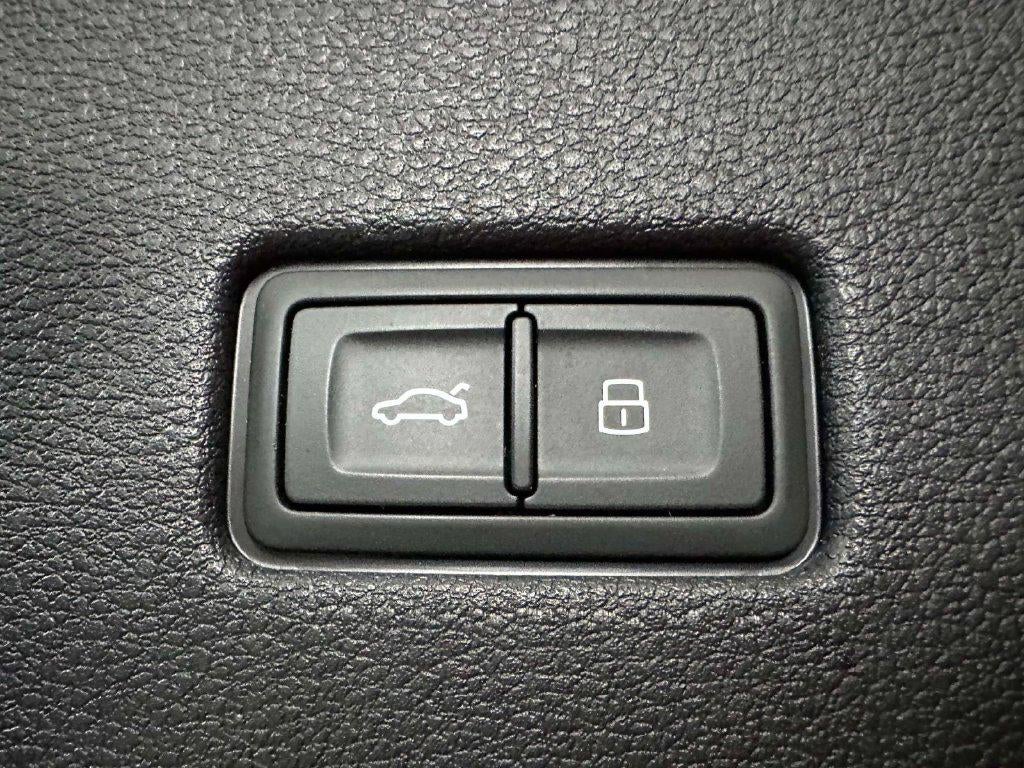 2023 Audi Q8 Premium Plus 55 TFSI quattro Tiptronic
