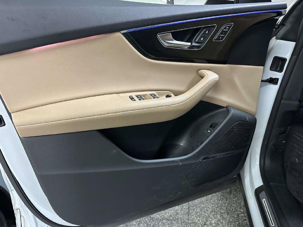2023 Audi Q8 Premium Plus 55 TFSI quattro Tiptronic