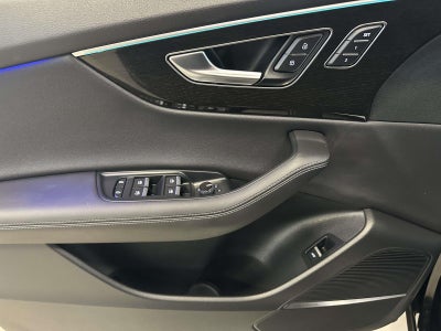 2025 Audi Q8 Premium Plus 55 TFSI quattro