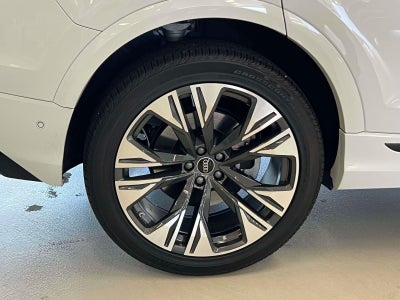 2025 Audi Q8 Premium Plus 55 TFSI quattro