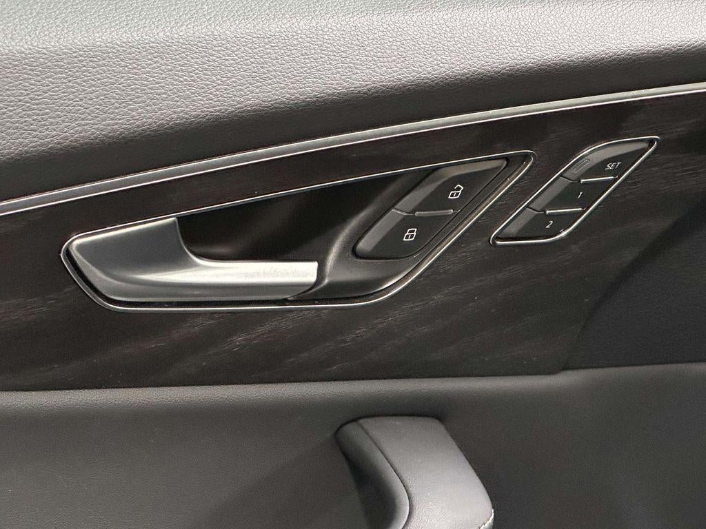 2023 Audi Q8 Premium Plus 55 TFSI quattro Tiptronic