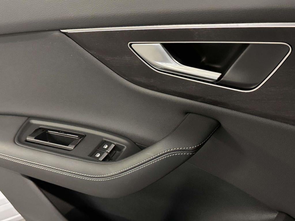 2023 Audi Q8 Premium Plus 55 TFSI quattro Tiptronic