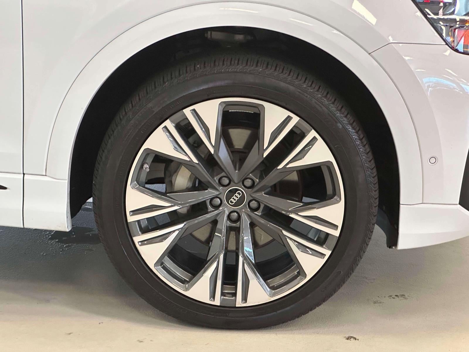 2025 Audi Q8 Premium Plus 55 TFSI quattro