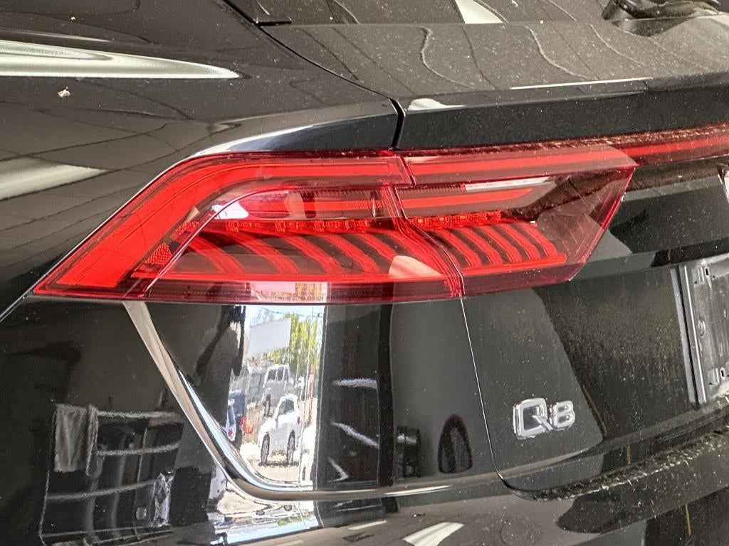 2022 Audi Q8 Premium Plus 55 TFSI quattro Tiptronic