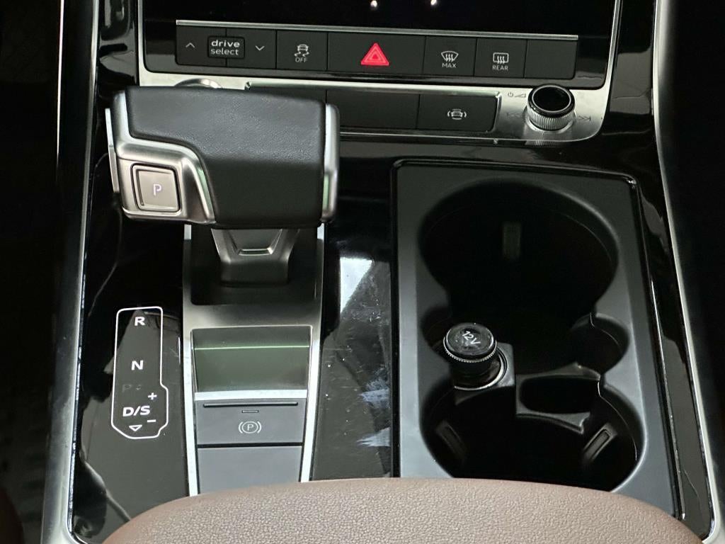 2022 Audi Q8 Premium Plus 55 TFSI quattro Tiptronic