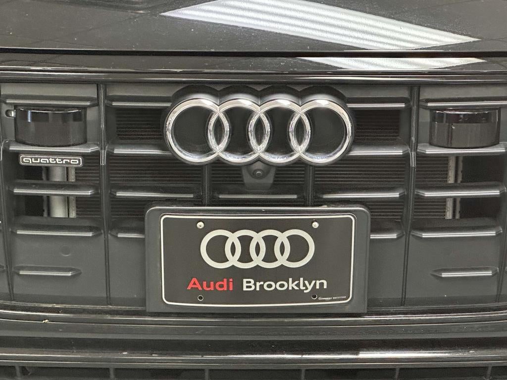 2022 Audi Q8 Premium Plus 55 TFSI quattro Tiptronic