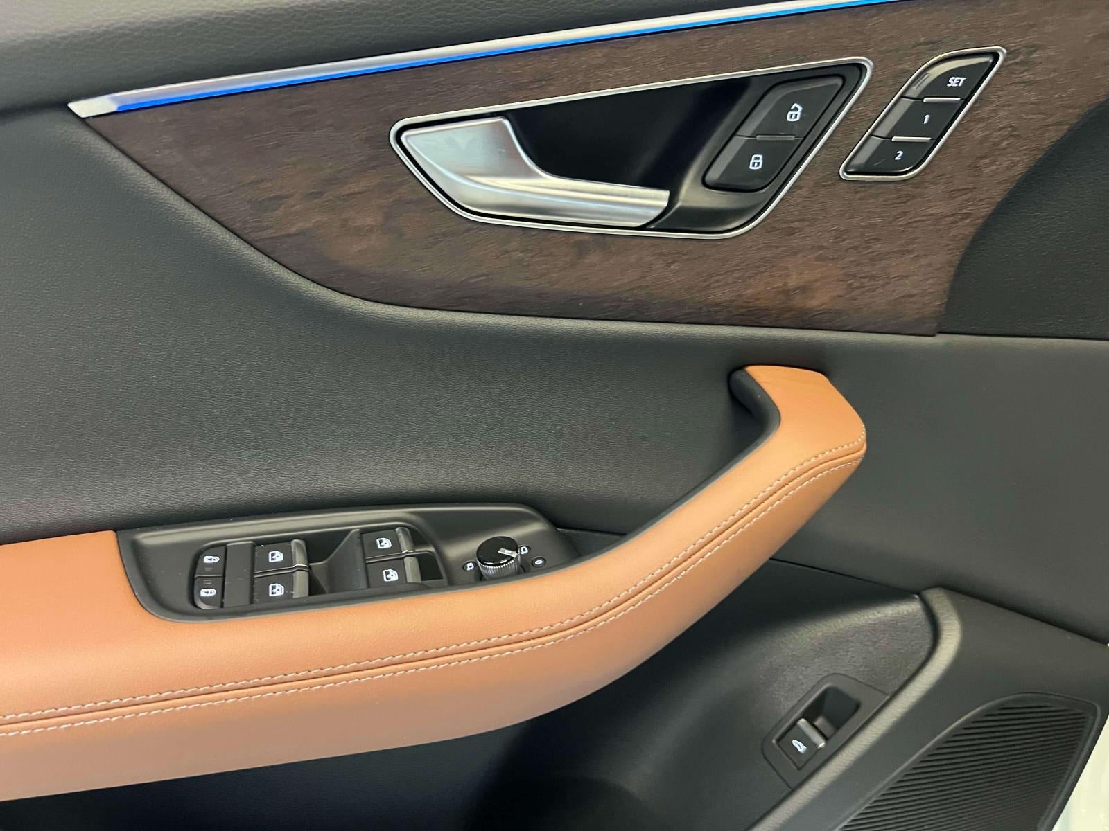 2025 Audi Q8 Premium Plus 55 TFSI quattro